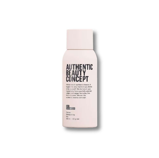 Authentic Beauty Concept Dry Shampoo 100ml – Shampoo en seco vegano travel size con almidón de arroz para refrescar y aportar volumen al cabello.